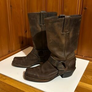 FRYE women’s harness boot in brown.